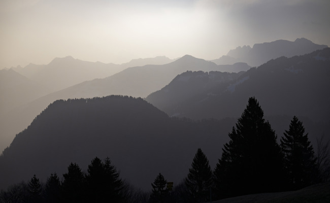 Föhnsturm: 115 km/h in Vaduz, tonnenweise Saharastaub