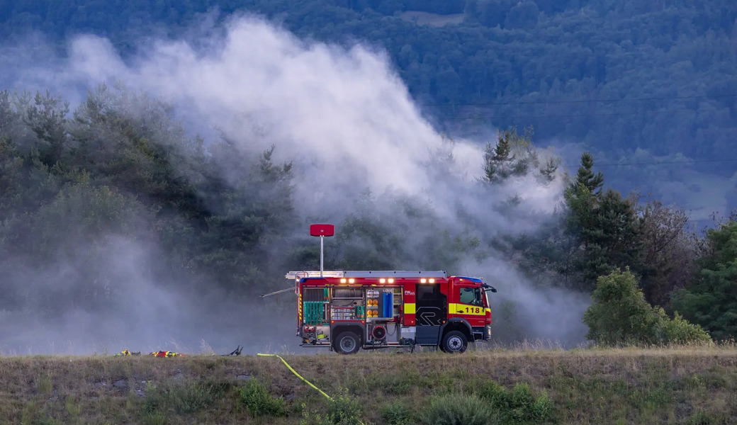 Brand im Wald an der Autobahn: War die Grüngutdeponie illegal?