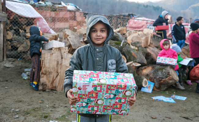 Schulmaterial, Spielzeug und Essen: Die Aktion Weihnachtspäckli für Osteuropa läuft
