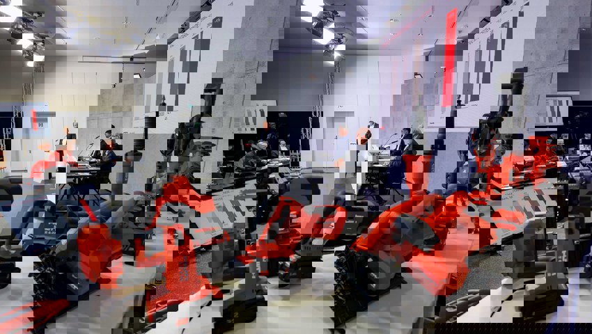  Wer kennt sie nicht: Hilit ist einer der führenden Werkzeughersteller im Baubereich. 