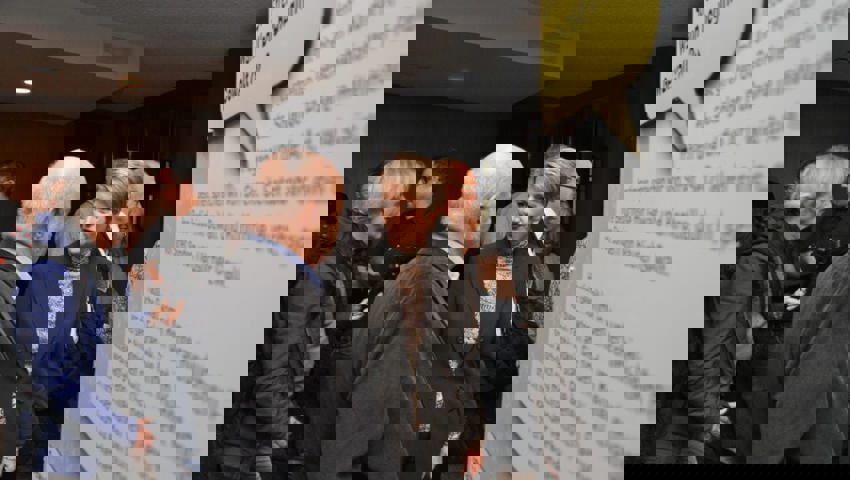  25. November: Bundesrätin Karin Keller-Sutter beehrt Buchs mit einem Besuch. Sie ist dabei, als im BZBS die Kampagne «16 Tage gegen Gewalt an Frauen» lanciert wird. 