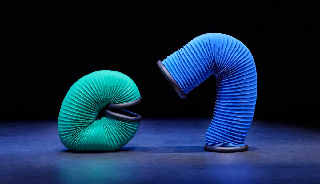 Eine Szene aus der Jubiläumsschau 2022 von Mummenschanz. 