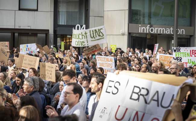 «Endlich Zeit für Kaffeepause!»: Mitarbeitende des Kantonsspitals wehren sich