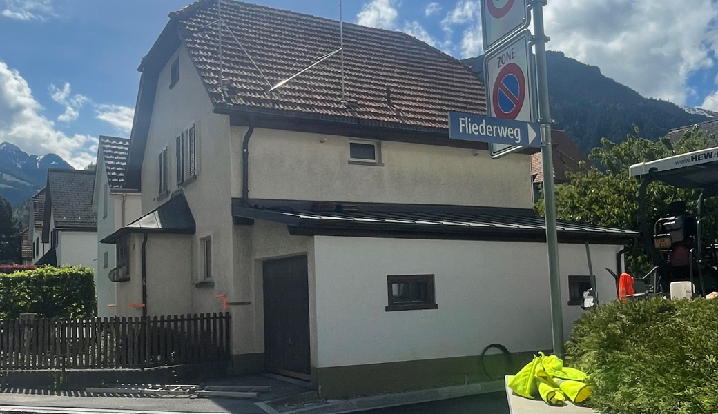 Der Mann stürzte auf den Vorplatz.