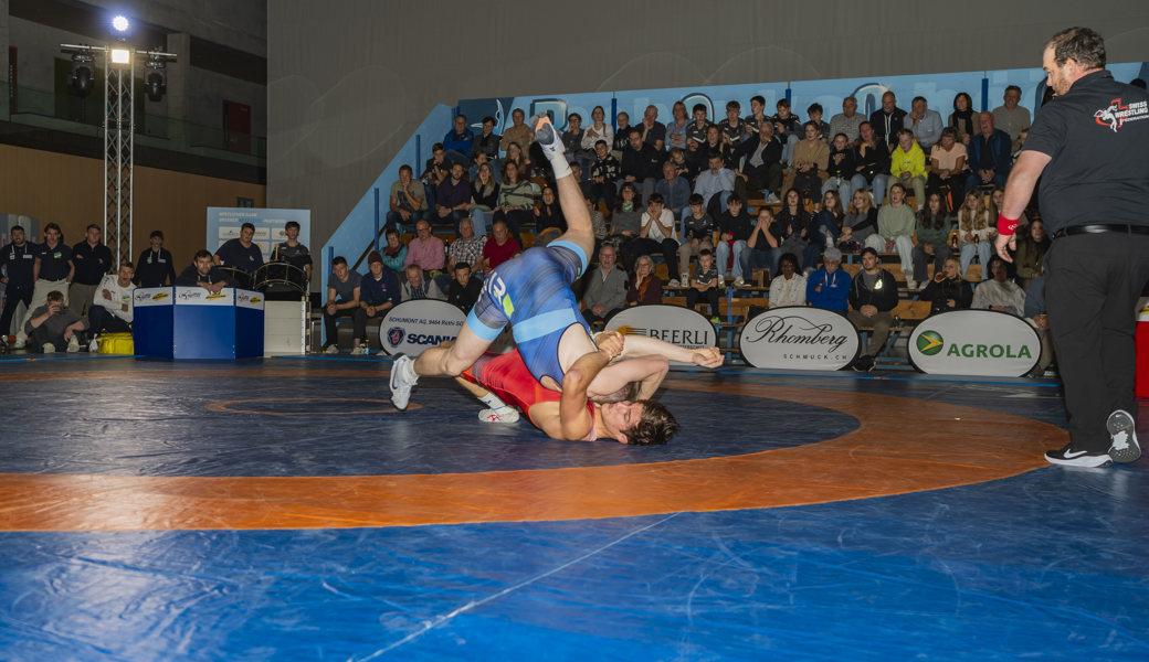 Maurus Zogg besiegt den amtierenden Schweizermeister und gewann damit sämtliche Kämpfe der Saison.