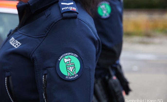 Ohne Ausweis und fahrunfähig: 80-jähriger Geisterfahrer von der Polizei gestoppt