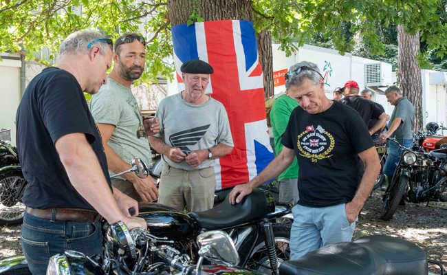 Die knatternden Briten kommen