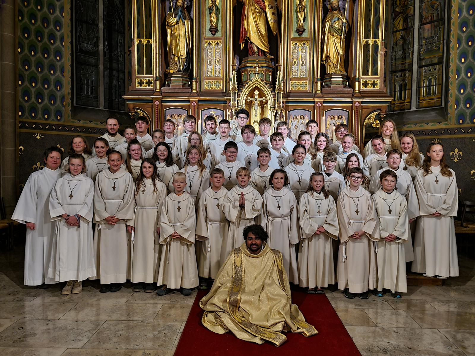Neue Ministrierende am Christkönigsfest aufgenommen