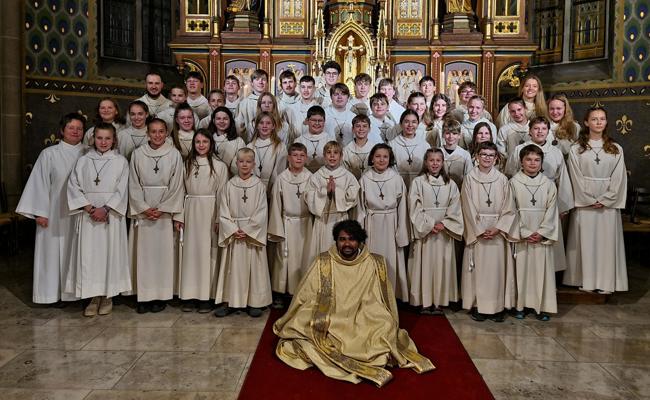 Neue Ministrierende am Christkönigsfest aufgenommen