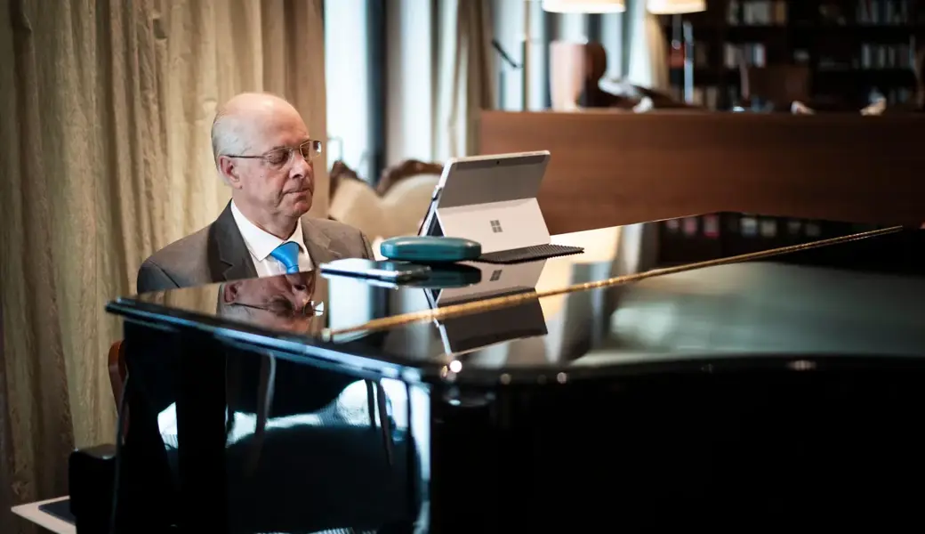 Der slowakische Pianist Tibor Jonas im Hotel Hof Weissbad. Seit dreissig Jahren spielt er in Schweizer Hotels.