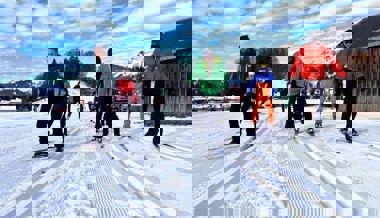 Schnuppern auf der Loipe: Gleichgewicht suchen und finden mit Langlaufskis