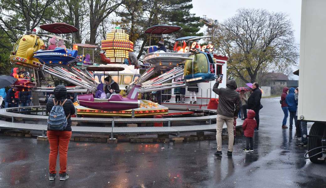 Buntes Jahrmarkttreiben: Der Regen tat der guten Stimmung keinen Abbruch