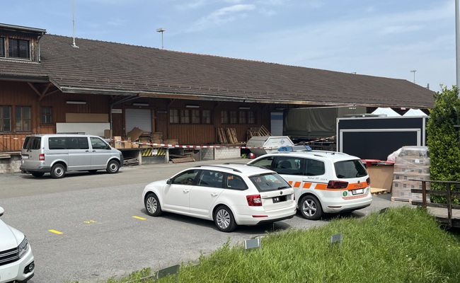 Polizei, fedpol und Militär durchsuchten Shop