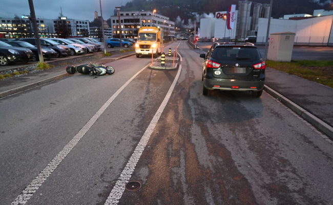 Unfall in Sargans: Motorradfahrerein wurde verletzt, hoher Sachschaden