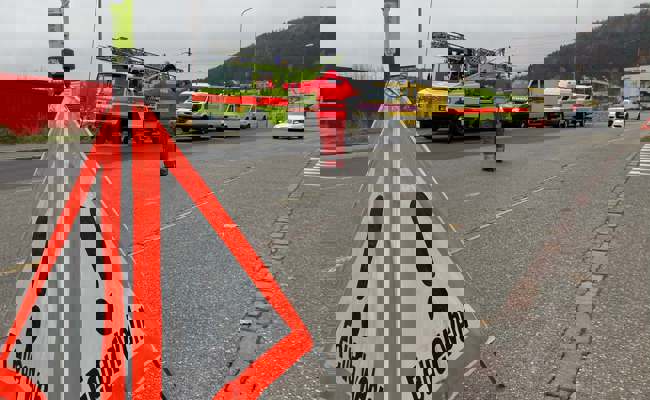 Mann verletzte sich bei einem Brand in einem Mehrfamilienhaus