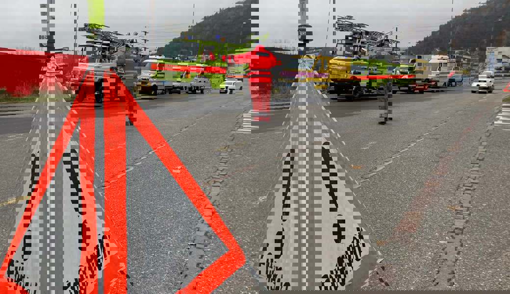 Die Feuerwehr konnte den Brand löschen, das haus ist aber nicht mehr bewohnbar. Symbolbild: Sven Hoti