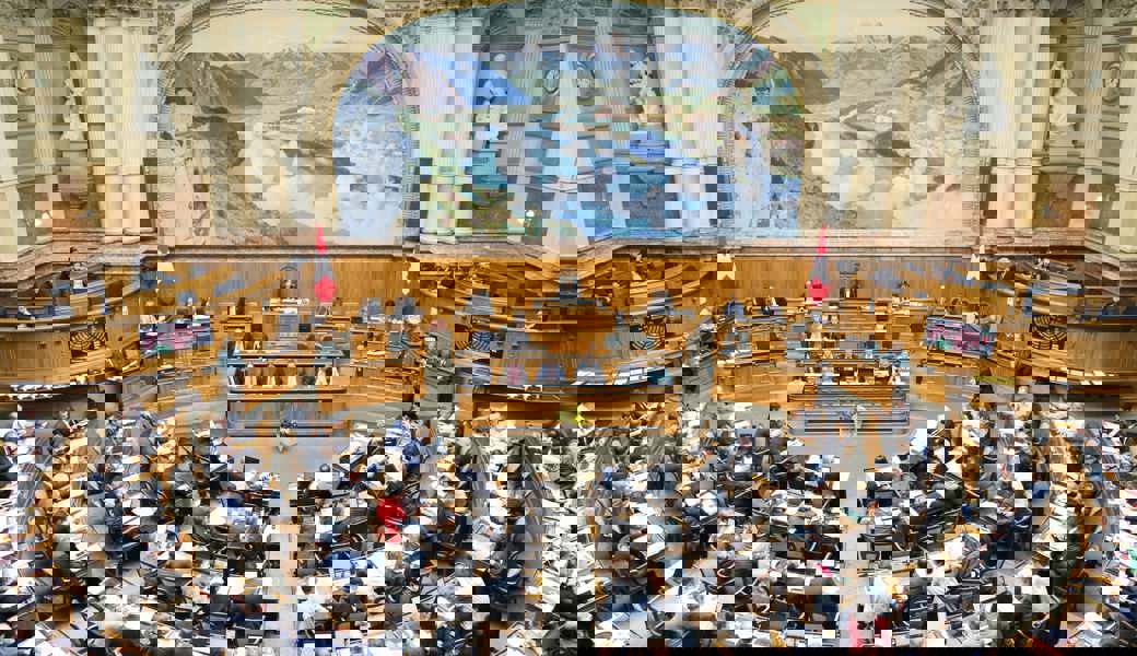 Das Ziel von 23 Politikerinnen und Politikern aus der Region: Der Nationalratssaal.