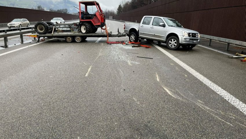  Der Unfall führte zu einem längeren Rückstau. 