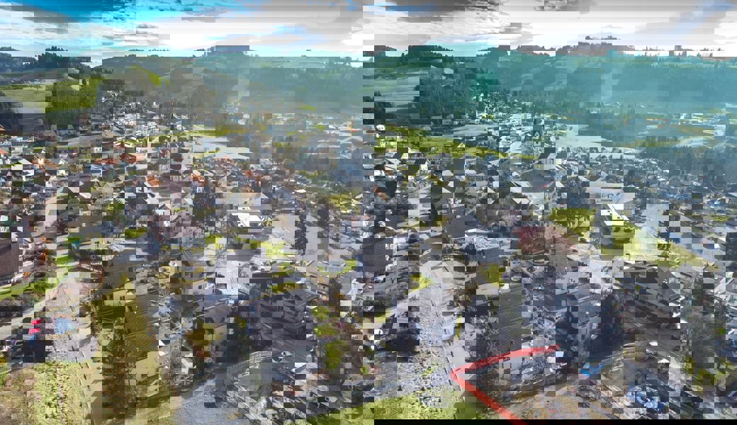 Gemeinden mit hohem Wohneigentumsanteil – wie im Bild Eggersriet – müssen nach der Abschaffung des Eigenmietwerts mit höheren Steuerausfällen rechnen. 