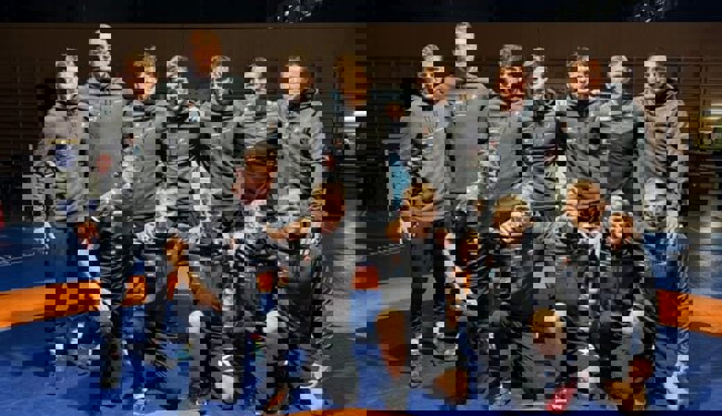  Mit breiter Brust in das Duell um den Ligaerhalt: Das Team des Ringerclubs Oberriet-Grabs. 