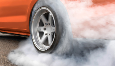 Feuerwehreinsatz in Tunnel wegen Reifenqualm