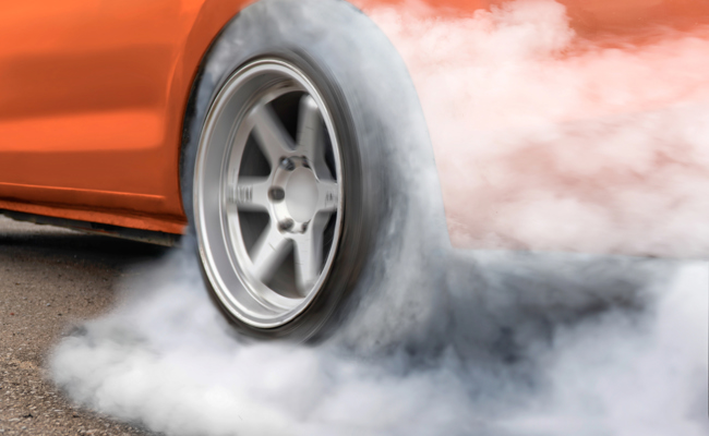 Feuerwehreinsatz in Tunnel wegen Reifenqualm