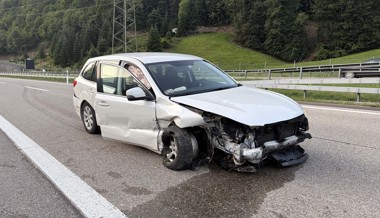 Sekundenschlaf: 77-Jähriger fährt auf A3 in Leitplanke