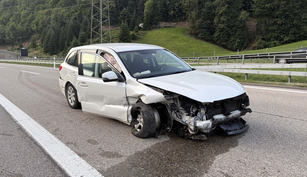 Sekundenschlaf: 77-Jähriger fährt auf A3 in Leitplanke