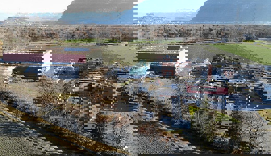  Das grosse Hochregallager (links oben) wird nicht abgebrochen. Bilder: Heini Schwendener