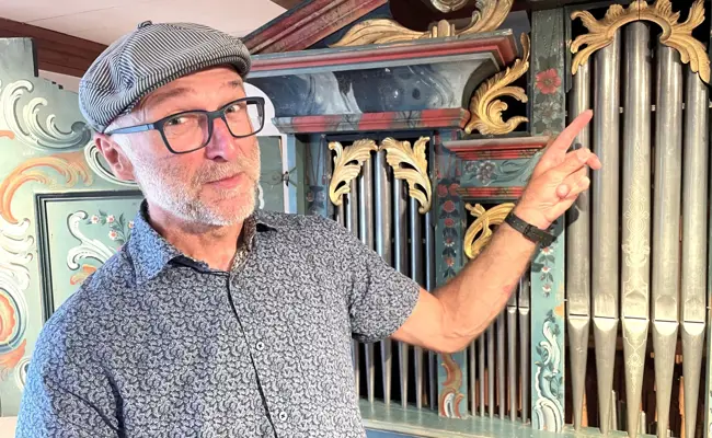 Die Hausorgel brachte die geächtete Kirchenmusik in die Stuben: Ein Nesslauer hat ein Buch darüber geschrieben