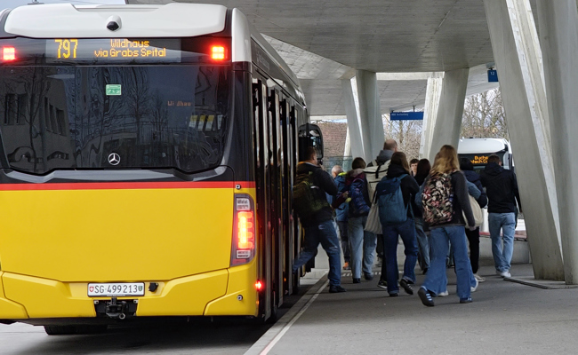 Wer sprintet, erwischt den Anschlussbus – vielleicht