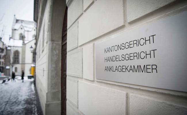 Autolenker überholt vier Autos von rechts auf der Autobahn: Nun forderte er einen Freispruch