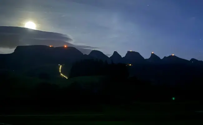 Das Höhenfeuer auf den Churfirsten brannte