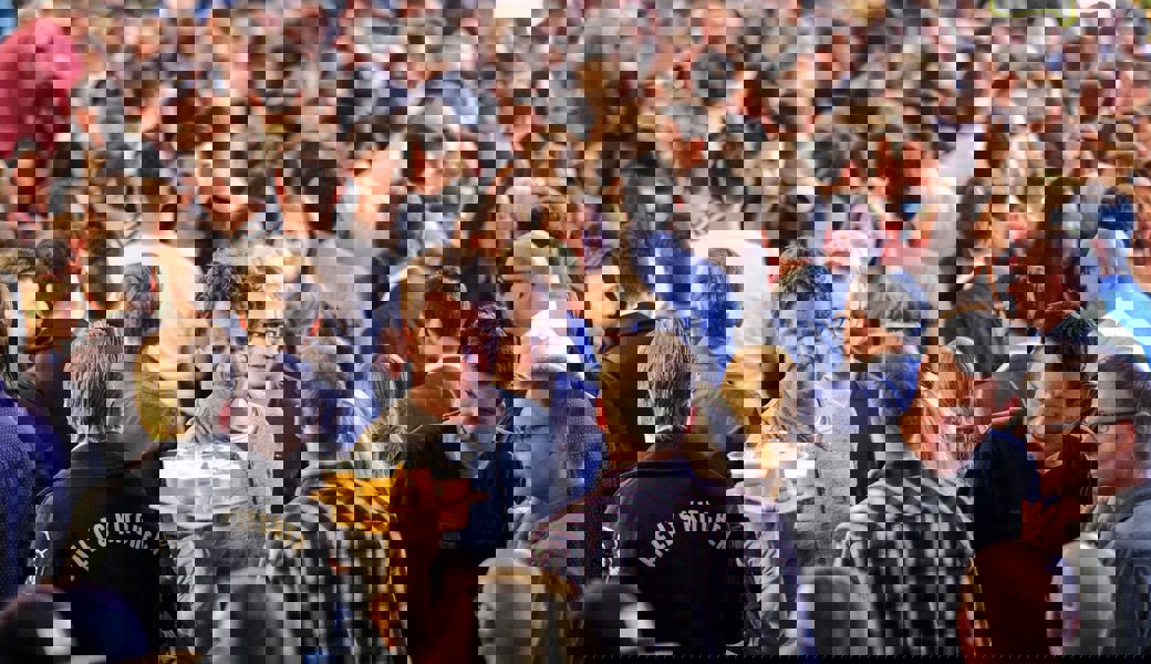 Gedränge in der Degustationshalle: Es ist Olma. 