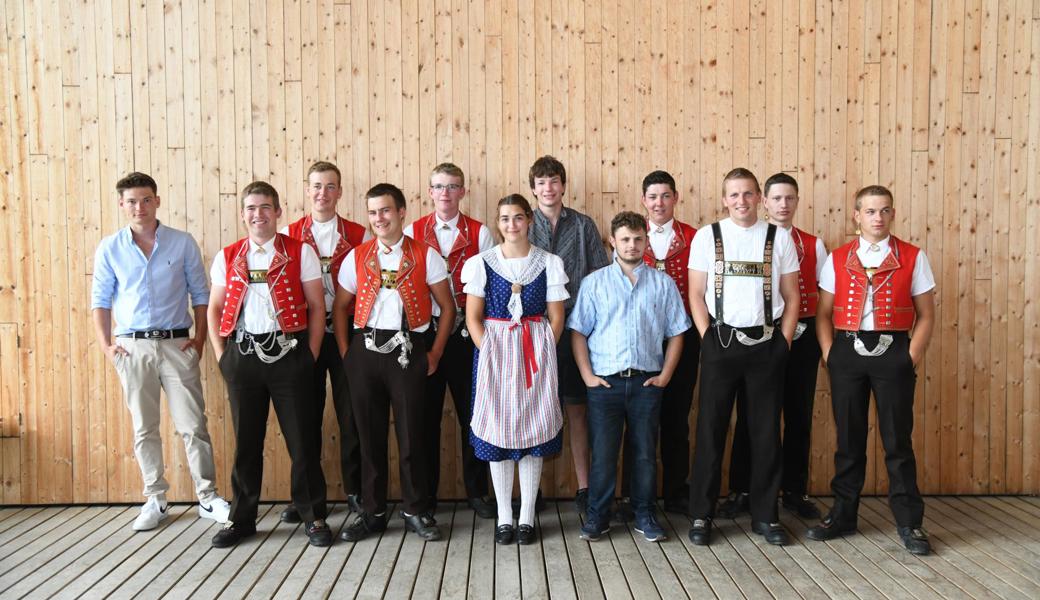 Diese Lernenden aus dem Werdenberg und dem Obertoggenburg haben erfolgreich die Lehre als Landwirt/in EFZ abgeschlossen.