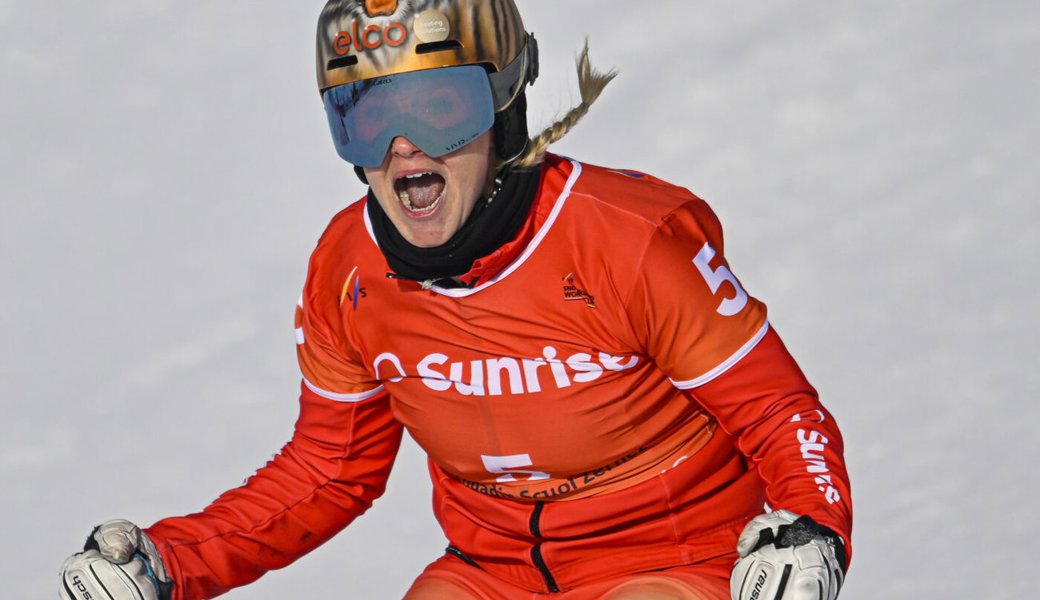  Jubel pur: Die Wartaueri Alpin-Snowboarderin Julie Zogg hat erneut einen Podestplatz erreicht. 
