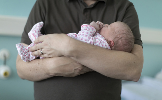 Im freien Fall: Geburtenüberschuss erreicht historisches Tief