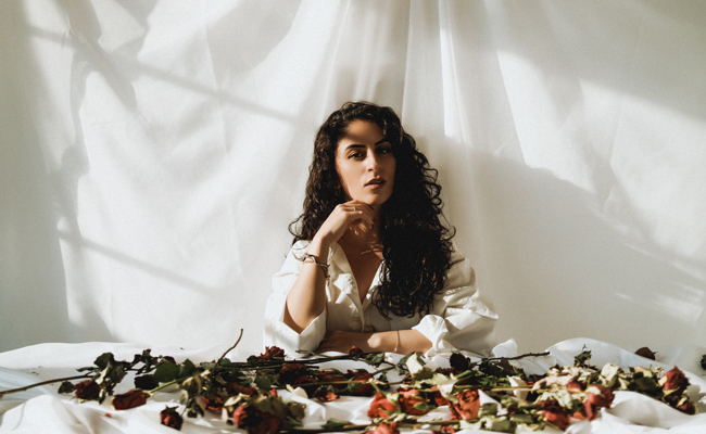 Sängerin Tibelya startet ihre Musikkarriere