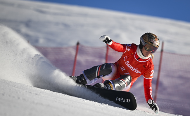 Jetzt hat es doch noch geklappt: Julie Zogg auf dem Podest