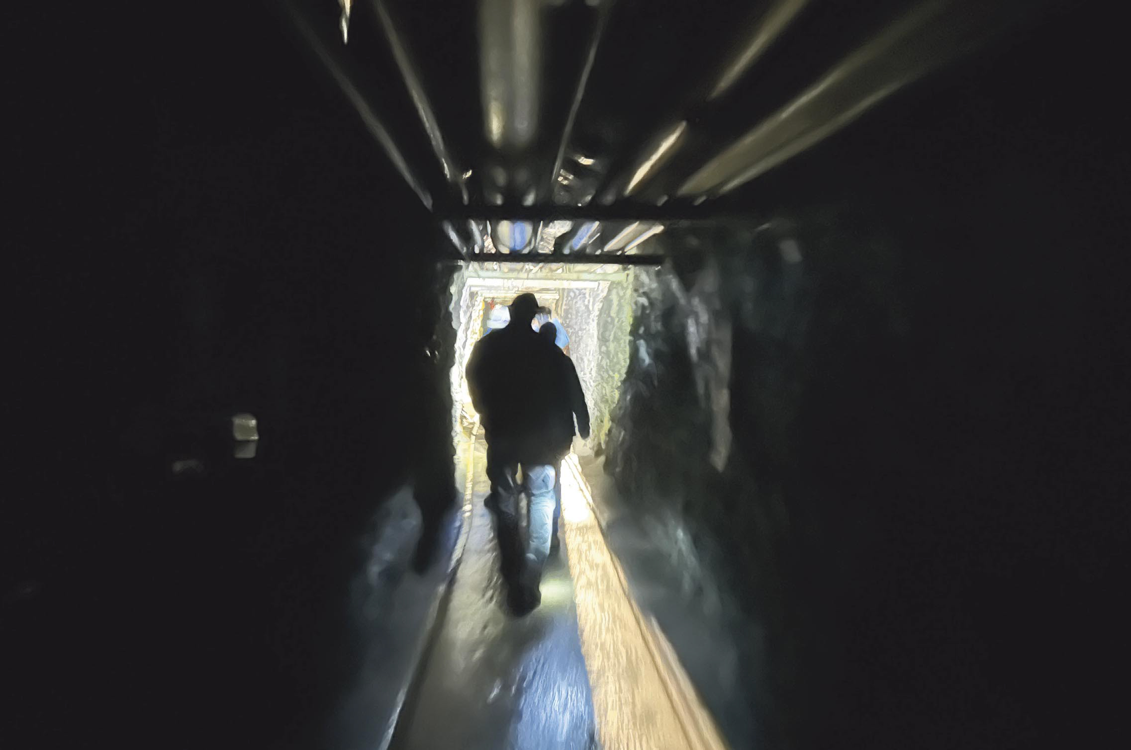 Unterwegs in (fast) leeren alten Bunkeranlagen