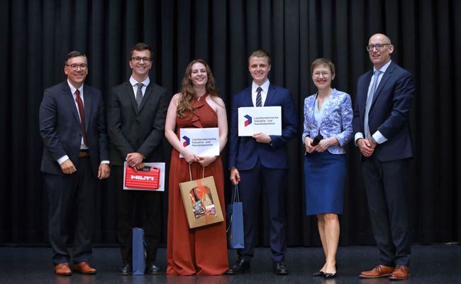 Berufsmatura ennet dem Rhein: Sevelerin unter den Jahrgangsbesten