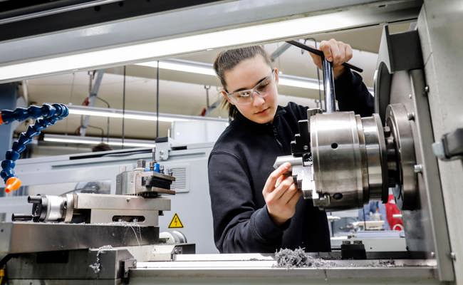 Weshalb Frauen in Mint-Fächern den Beruf wechseln: «Frauen werden oft nicht mitgedacht»