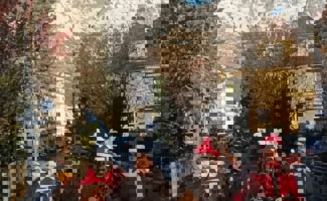 Chlaustag beim Schulhaus Kappeli: Nikolina statt Nikolaus, Pferde statt Esel