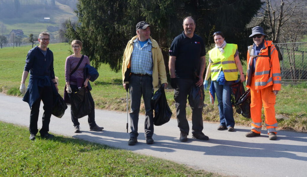  Die gute Stimmung beim gemeinsamen Einsatz für eine saubere Umwelt wurde geschätzt. 