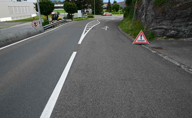 Beim Abbiegen: Auffahrkollision zwischen E-Bike und Velo