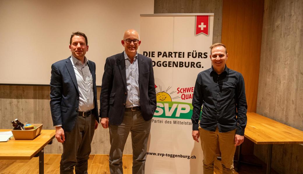 Von links: Kantonsrat Ivan Louis, Vizepräsident SVP Toggenburg, Nationalrat Gregor Rutz, Kantonsrat Lukas Huber, Präsident der SVP Toggenburg.
