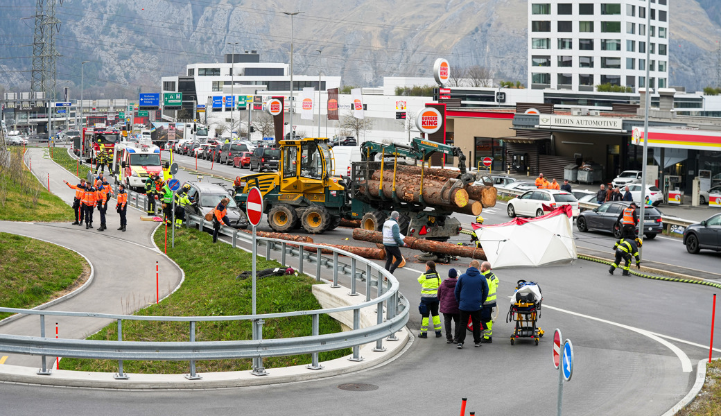Ziel der Übung war es, die Bewältigung eines schweren Verkehrsunfalls mit mehreren Verletzten zu trainieren.