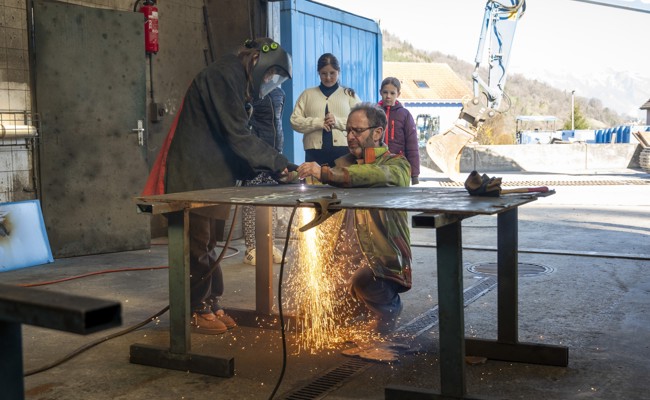 Traumjob Strassenbau oder Pflege? Berufstage schaffen mehr Klarheit