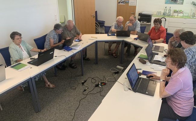 Pro Senectute hilft Seniorinnen und Senioren durch den Dschungel der Digitalisierung