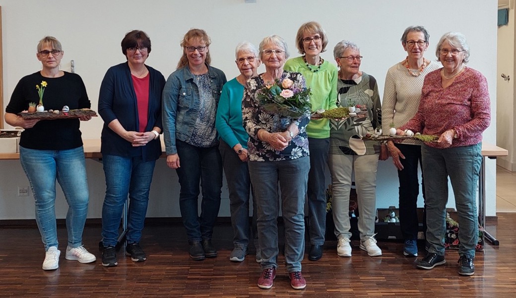 Das neue Organisations- und Helferteam für den Rotkreuz-Nachmittag in Grabs (von links): Ruth Eggenberger, Gaby Lehmann, Martina Kobler, Anni Stuker, die langjährige Leiterin Heidi Eggenberger, Alice Gucha, Annelies Gasenzer, Marianne Gantenbein und Hanni Tinner.